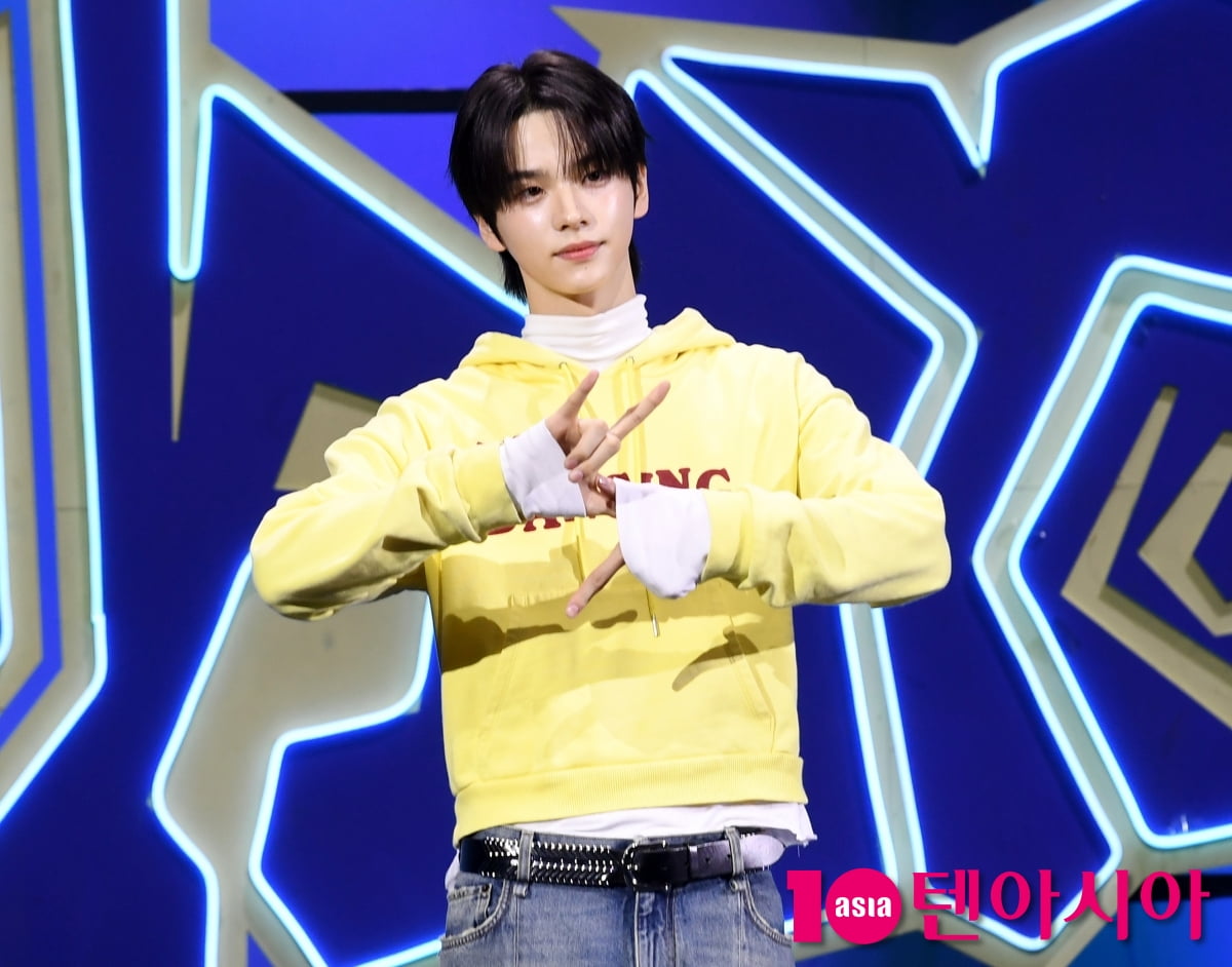 투어스 신유, 소녀들 심쿵하게 만드는 맏형[TEN포토+]