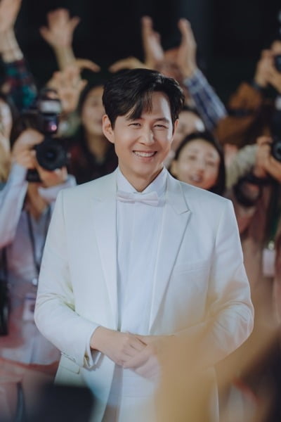 '52세' 이정재, '18살 연하' 유명 여배우와 ♥핑크빛 그린다더니…"기대해도 좋아" ('얄미운')