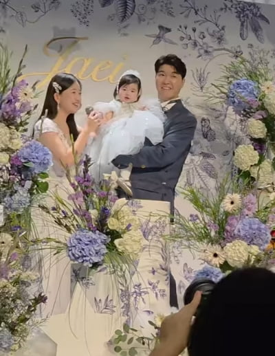 박수홍♥김다예 딸 돌잔치, 김인석→황민호까지 왔다…"이게 찐 파티"