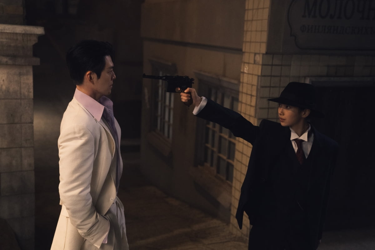 '기가지니' 김우빈♥수지, 결국 화제성 터졌다…'다 이루어질지니' 글로벌 1위[TEN이슈]