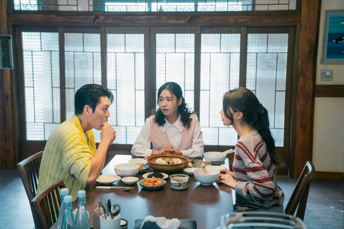 '기가지니' 김우빈♥수지, 결국 화제성 터졌다…'다 이루어질지니' 글로벌 1위[TEN이슈]