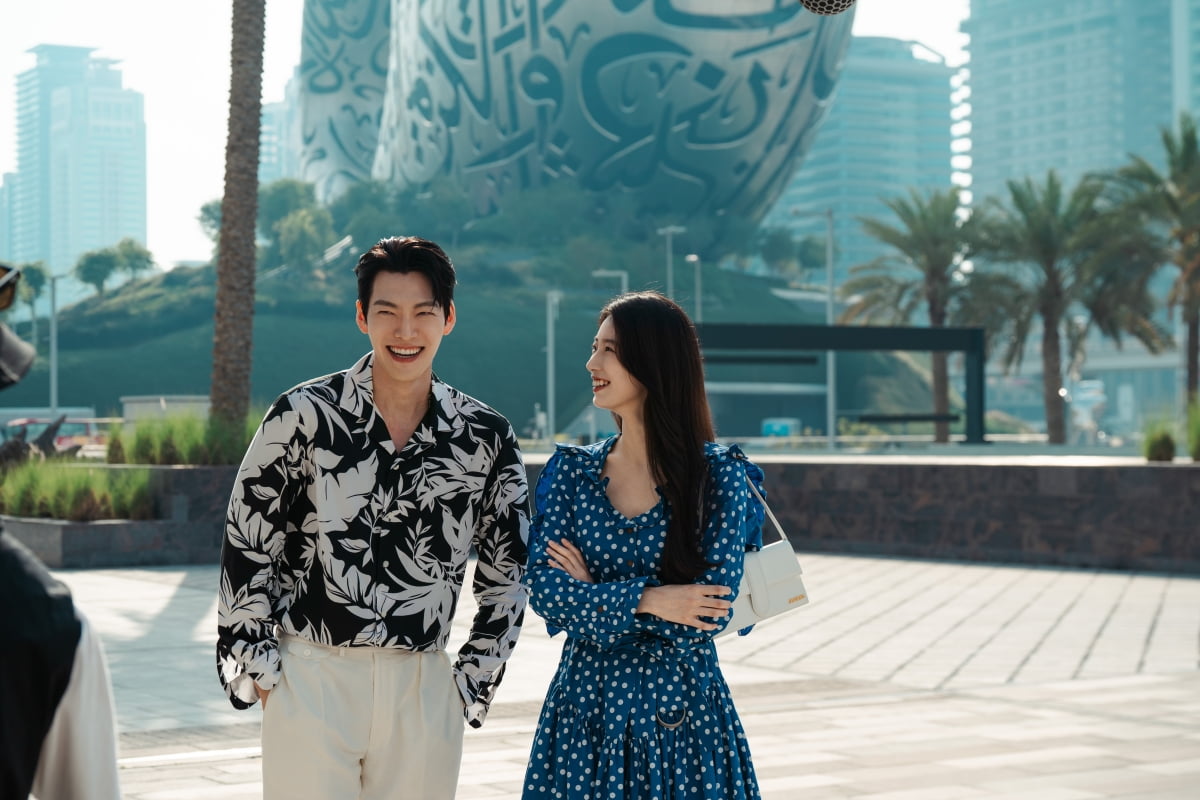 '기가지니' 김우빈♥수지, 결국 화제성 터졌다…'다 이루어질지니' 글로벌 1위[TEN이슈]