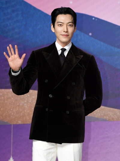 김우빈, 혼자서 홍보 다 하더니…'다 이루어질지니' 넷플릭스 1위 [TEN이슈]