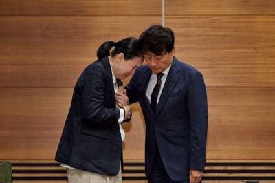 故 오요안나 모친, 기자회견에서 오열…"삶의 이유 잃어, 하늘에 있는 딸과 함께 지켜볼 것"