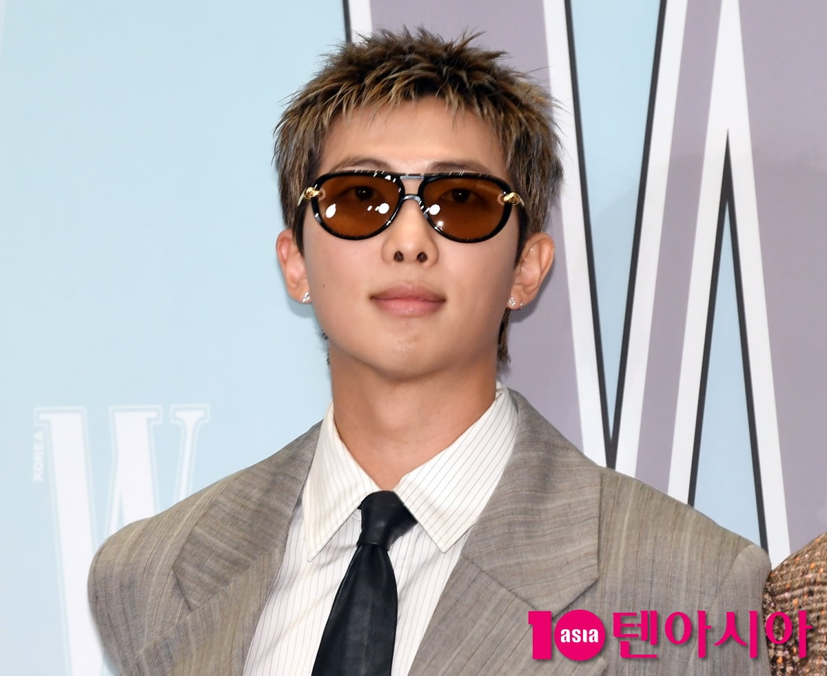 방탄소년단 RM, 완벽한 수트핏[TEN포토+]