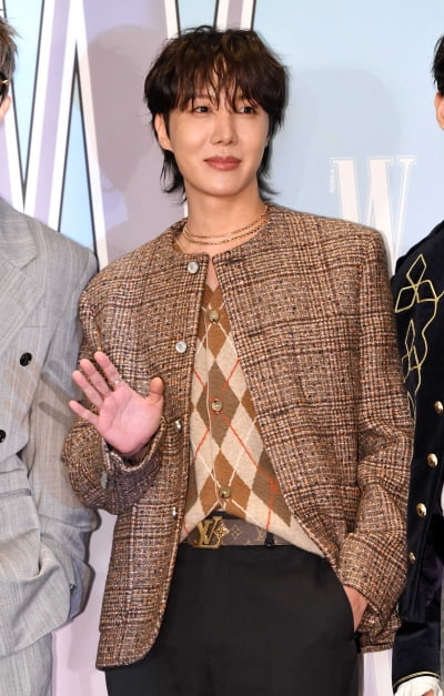 방탄소년단 제이홉, 가을을 입은 멋쟁이[TEN포토+]