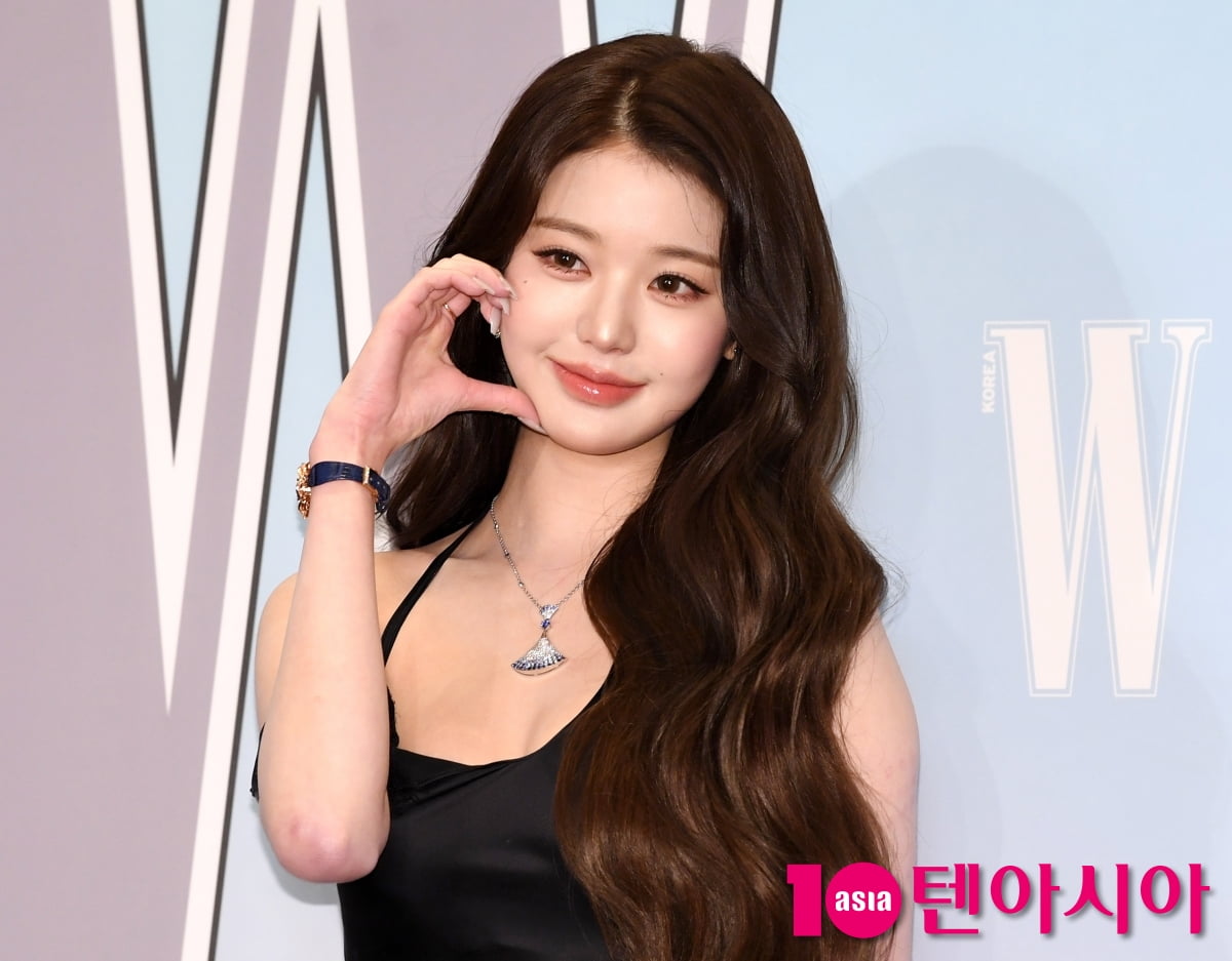 아이브 장원영, 인형 미모 폭발...美친 비주얼[TEN포토+]