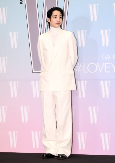 이수혁, 뱀파이어의 수줍은 하트[TEN포토+]