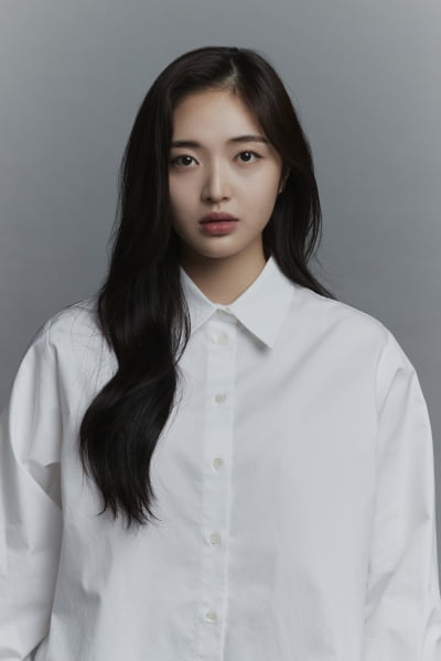 '나인우 동생' 최규리, 대기업 사원 됐다…타고난 재력에 매력적인 비주얼 ('우주를 줄게')