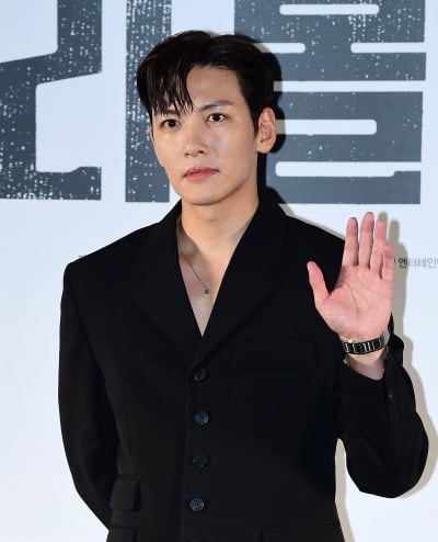 지창욱, 3년 만에 벅찬 소식 전했다…韓 팬미팅 또 한 번 매진