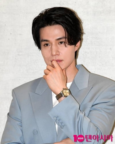 게임까지 출시됐다…이동욱 '사생활 침해' 사건으로 본 '팬심'의 경계선 [TEN스타필드]
