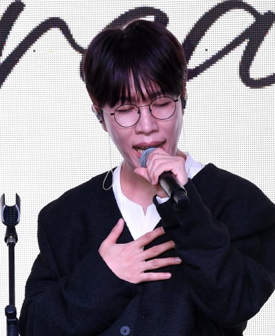 '3인 체제 종료' 소란 "새 멤버 영입 계획 NO, 언젠가 같이 공연"