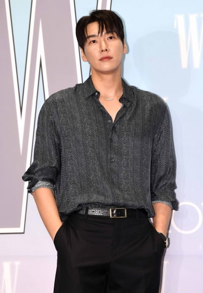俳優キム・ヨングァン、乳がん認識向上キャンペーン慈善イベントに参加