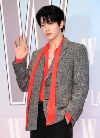 TXT 수빈, 멋진 파티룩...레드가 포인트[TEN포토]