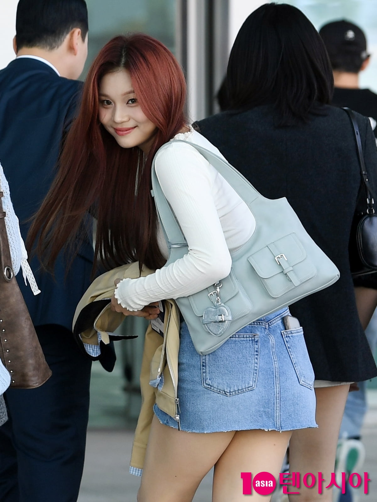 비비지 엄지, 뒤돌아 보면 심쿵[TEN포토]
