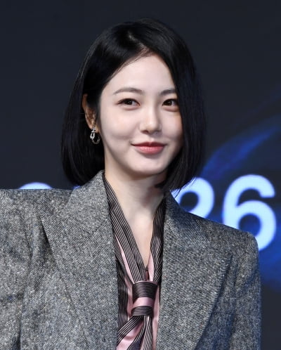 신예은, 건들면 대박 터지네…'학폭 가해' 유명세 후 매번 '얼굴 갈아 끼우기' [TEN피플]