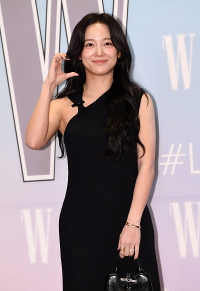 キム・セジョン、乳がん認識向上キャンペーンに参加