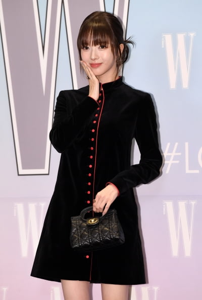 Actress Roh Jeong-eui Shines at W Korea's 20th Annual Breast Cancer Awareness Charity Event