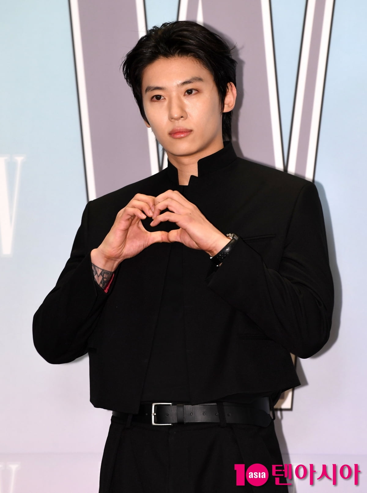 덱스, 뚜렷한 이목구비[TEN포토]