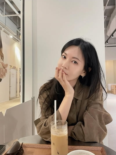'44세 맞아？' 김소연, '19금 드라마' 이미지 벗은 청순美…데뷔 30주년에 여전해