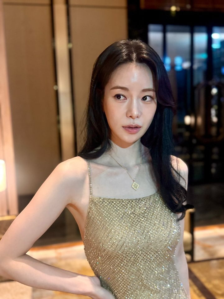 '18세 연상' 남배우와 ♥핑크빛 임지연, '유방암 행사 논란' 속…우아한 드레스 자태 공개
