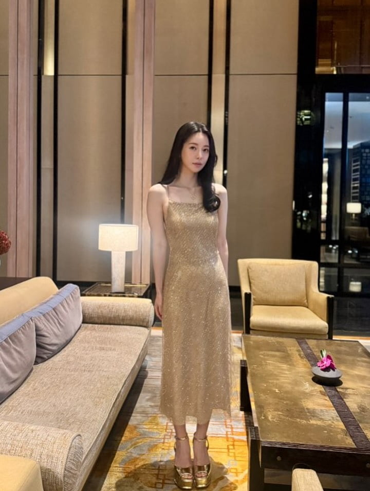 '18세 연상' 남배우와 ♥핑크빛 임지연, '유방암 행사 논란' 속…우아한 드레스 자태 공개