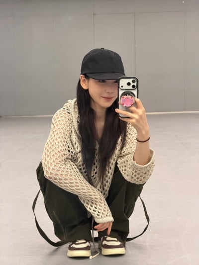 '생애 첫 도전 36세' 태연…'30대 맞아?' 나이 잊은 동안 미모 폭발