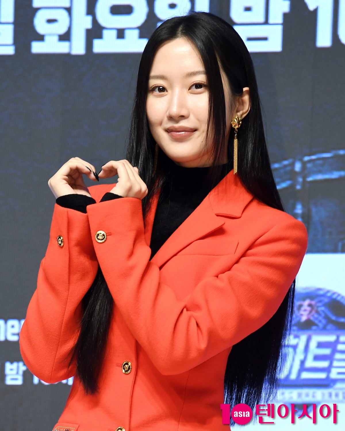 문가영, 강렬한 레드...첫 MC 도전[TEN포토+]