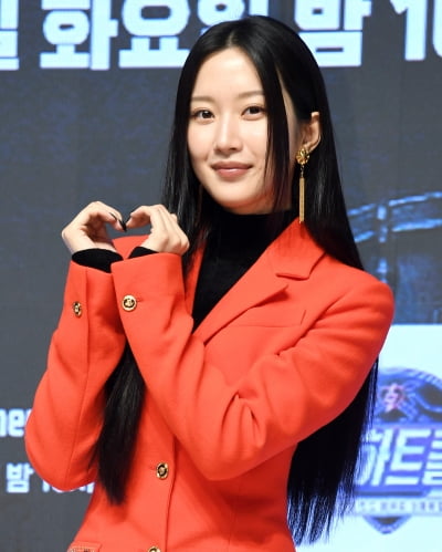 문가영, 강렬한 레드...첫 MC 도전[TEN포토+]