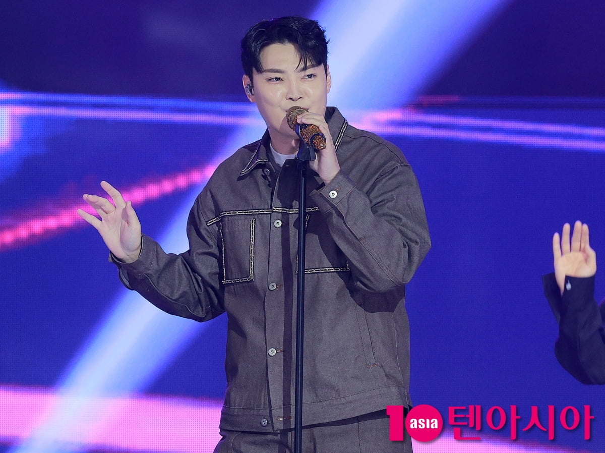 김경민, 신곡 '대전역 골목' 어때?[TEN포토]