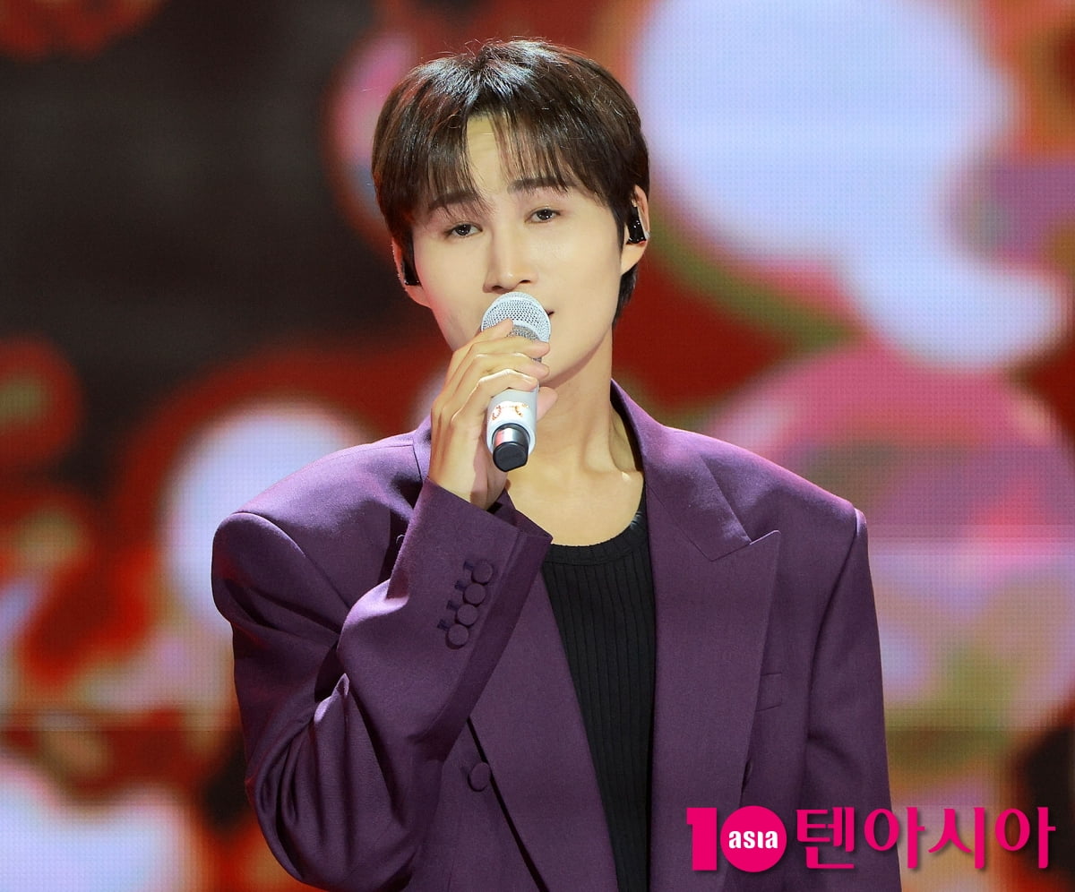 김희재, 월요병 날리는 귀호강중[TEN포토]