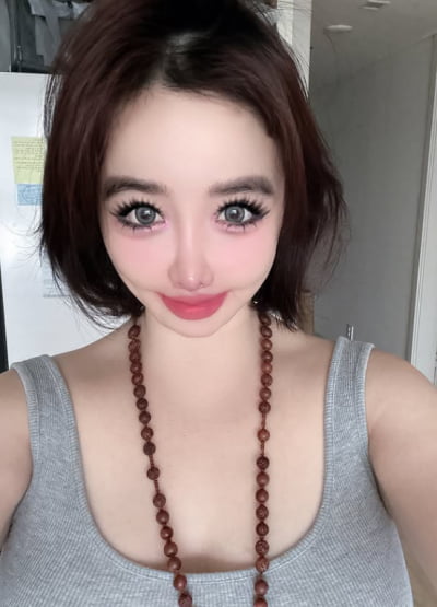 박봄, 속눈썹을 바꿨나…2배는 더 커진 눈망울