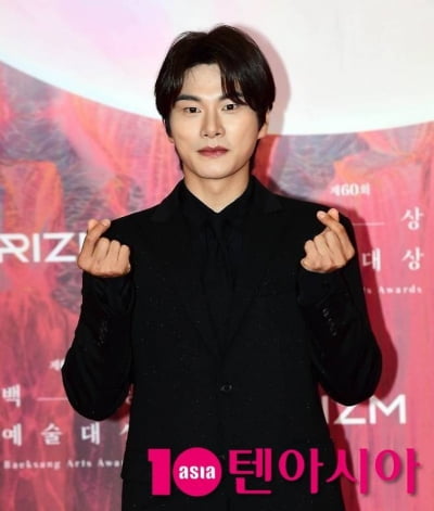 "한국에선 꽃뱀" vs "전과 있잖아"…이이경 사생활 루머에 '갑론을박' [TEN스타필드]
