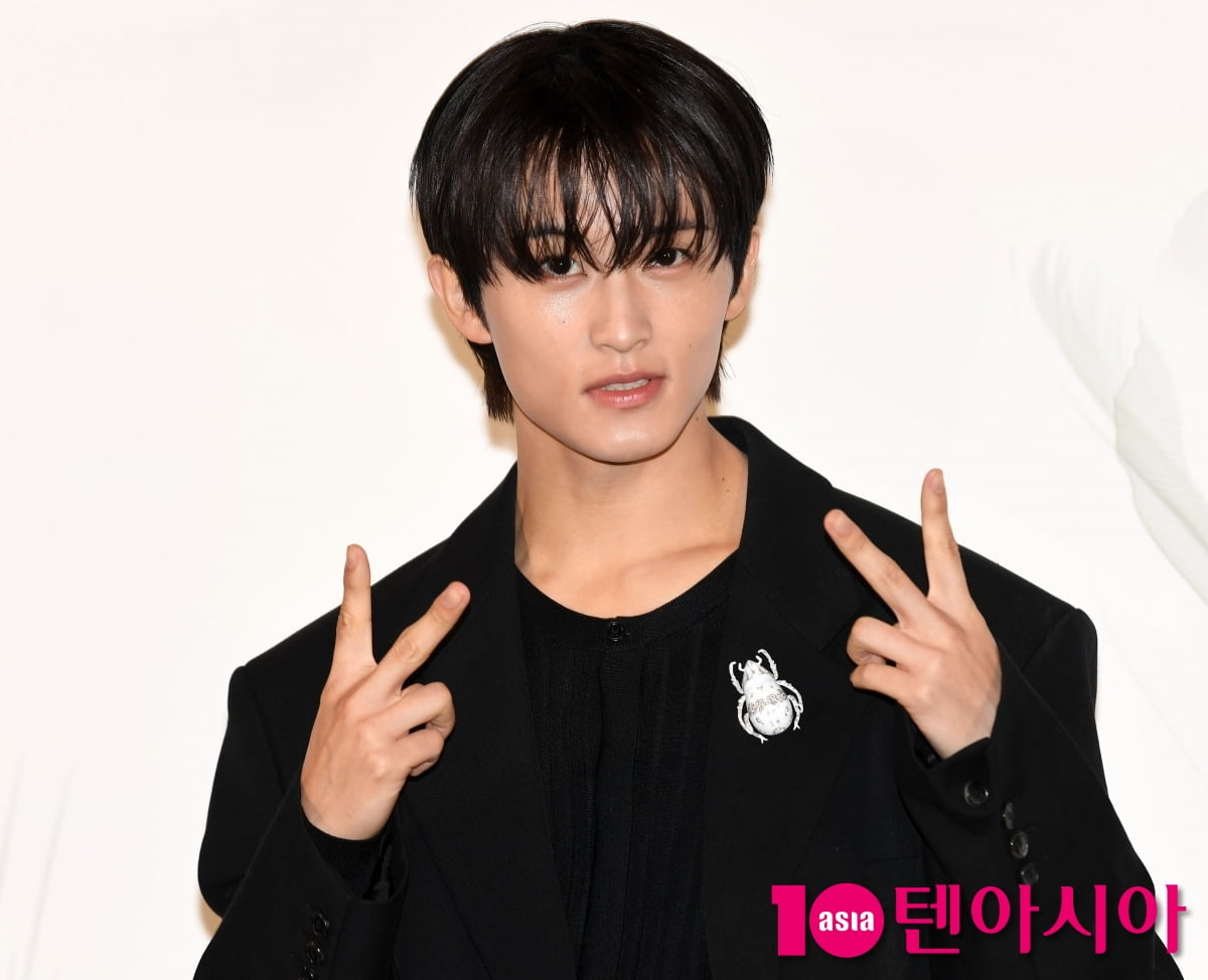 NCT 마크, 우월한 외모에 훤칠함은 옵션이죠![TEN포토+]