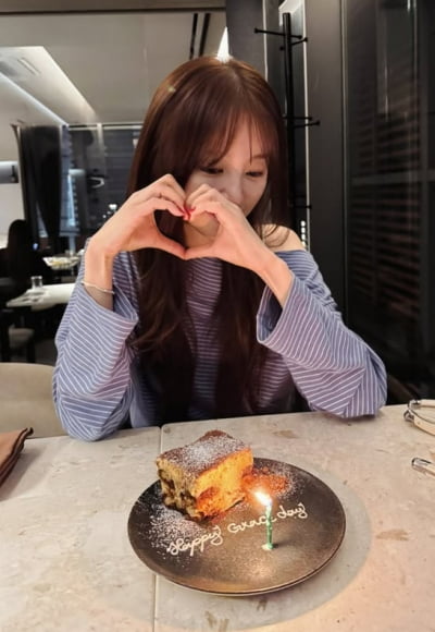 '41세' 윤은혜, '20년 열애설' 김종국 보낸 후…"좋은 사람과 좋은 대화"