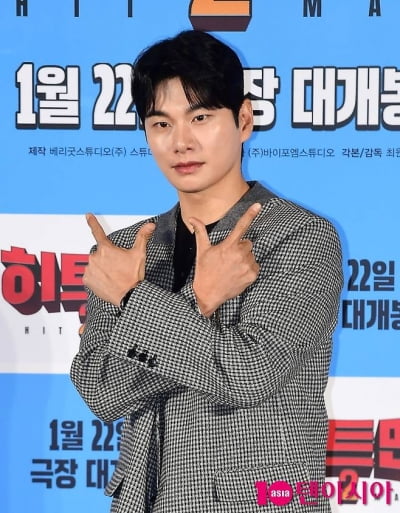 이이경 사생활 폭로, 거짓<br>이었다…"사진은 AI, 장난"