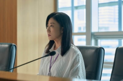 라미란, 징계위원회 소환됐다…인생 최대 위기 직면 "생계 향방 걸린 중대한 자리" ('달까지')