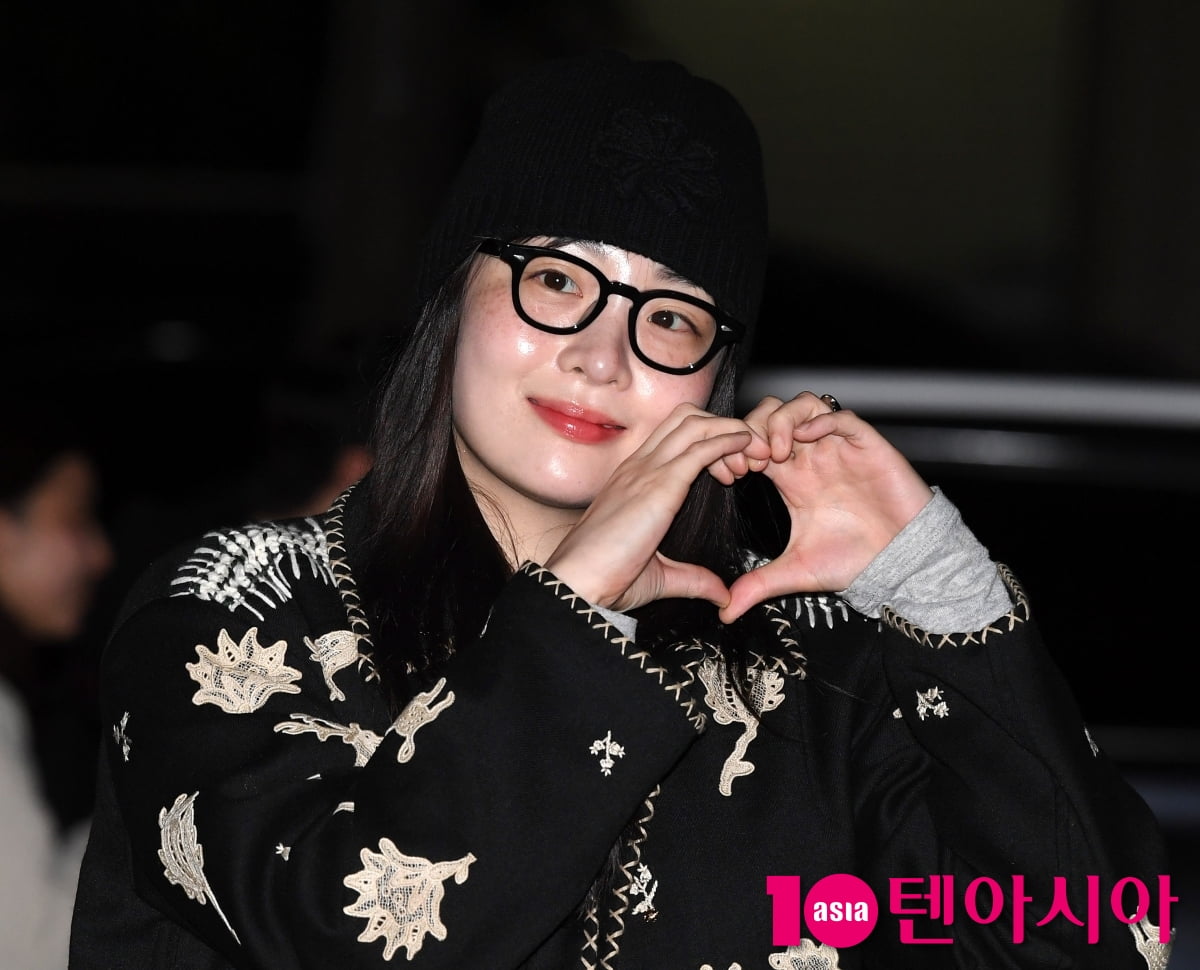 '태풍상사' 김민하, 달달한 하트...팬들과 만남은 즐거워[TEN포토+]