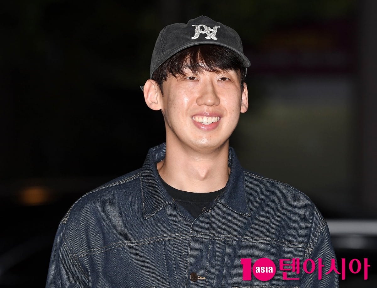 '태풍상사' 이상진, X세대 대표주자 배송중...작심하고 꾸민 패션[TEN포토+]