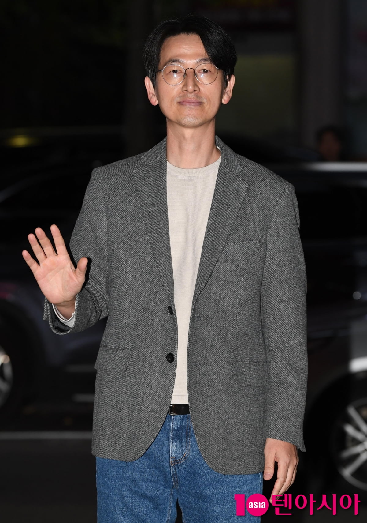 '태풍상사' 김송일, 상사즈 패밀리 구명관...시크한 하트[TEN포토+]