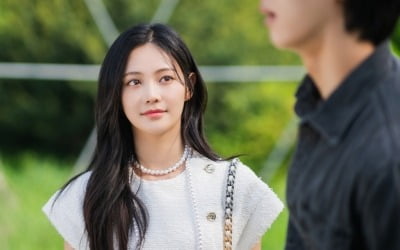 우다비, 유통기업 재벌가 됐다…아트홀 부관장이라더니 "어디로 튈지 몰라" ('키스는괜히해서')