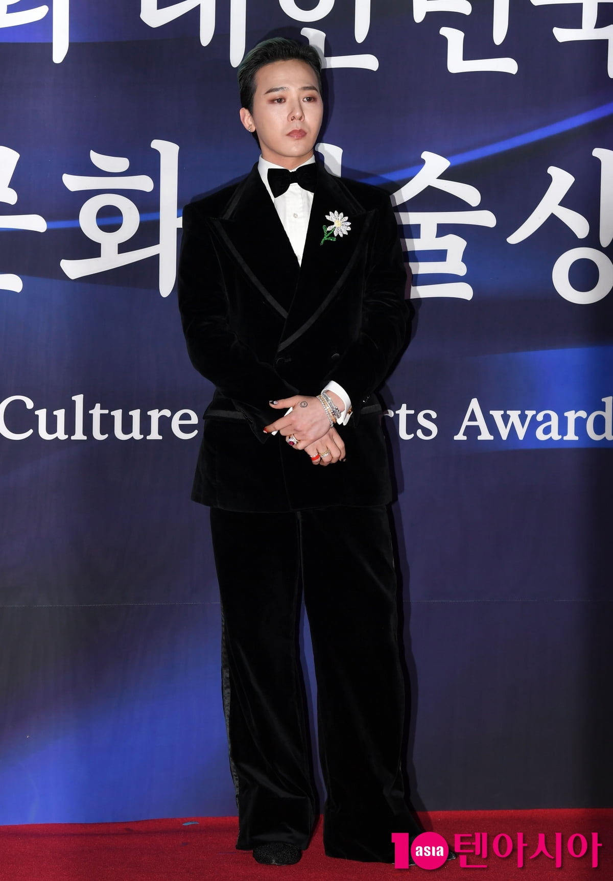지드래곤, 하트가 뭐더라...화려한 시상식 패션[TEN포토+]