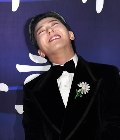 지드래곤, 하트가 뭐더라...화려한 시상식 패션[TEN포토+]