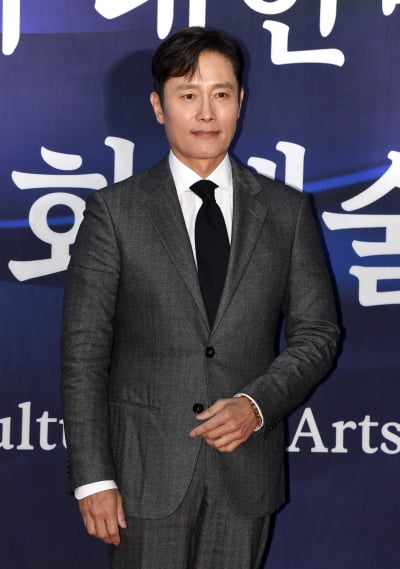 이병헌, 훈장 받는 배우의 품격[TEN포토+]