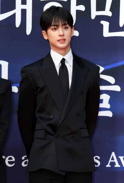 김민규, 오늘도 멋짐...샤프한 턱선[TEN포토+]