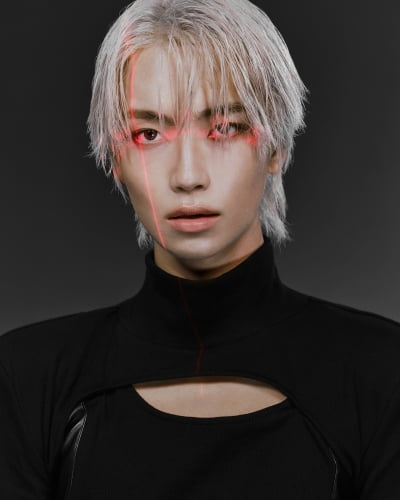 DM 캐스팅으로 아이돌 데뷔한 '캘리포니아 출신' 조윤후, 8개월 차에 글로벌 팬심 공략
