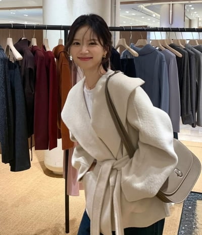 '하트시그널4' 김지영, 청첩장 나오자 "꺄악!…11년 연애라니"