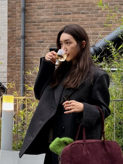'47세' 채정안, 재혼 의사 없다더니…여유 만끽 우아한 일상 공개