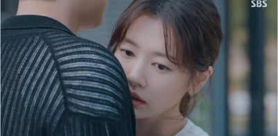 정소민 표 로코, 또 통했다…정해인과 ♥핑크빛 1년 만에 최우식과 '위장 신혼' 케미 호평 ('우주')
