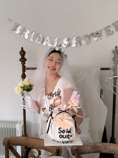 김윤혜 이어 김가은, 10월의 신부 됐다…♥윤선우와 10년 연애 끝 오늘(26일) 웨딩마치 [TEN이슈]